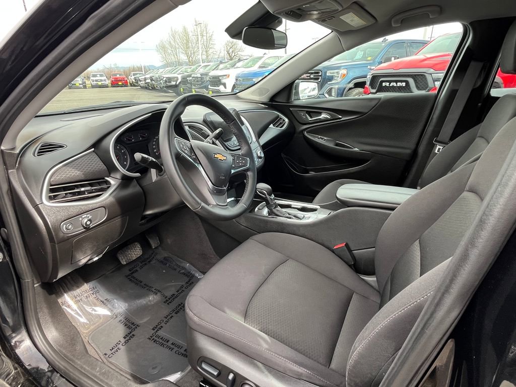 Used 2024 Chevrolet Malibu LT w/ Midnight Edition image 4
