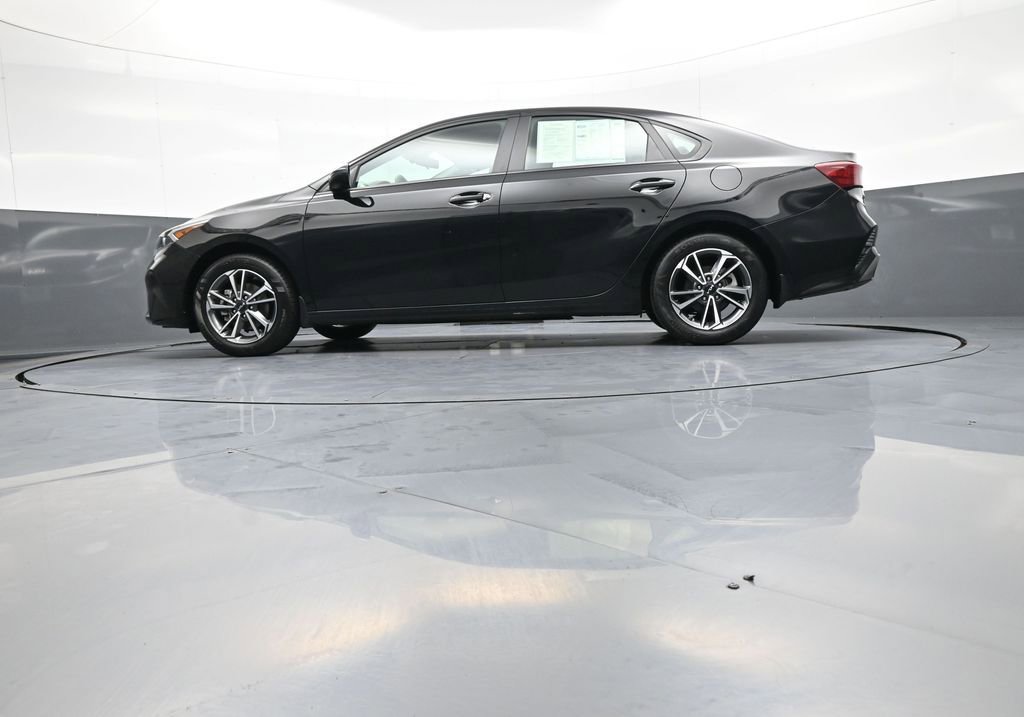 Certified 2023 Kia Forte LXS w/ LXS Technology Package FWD image 31