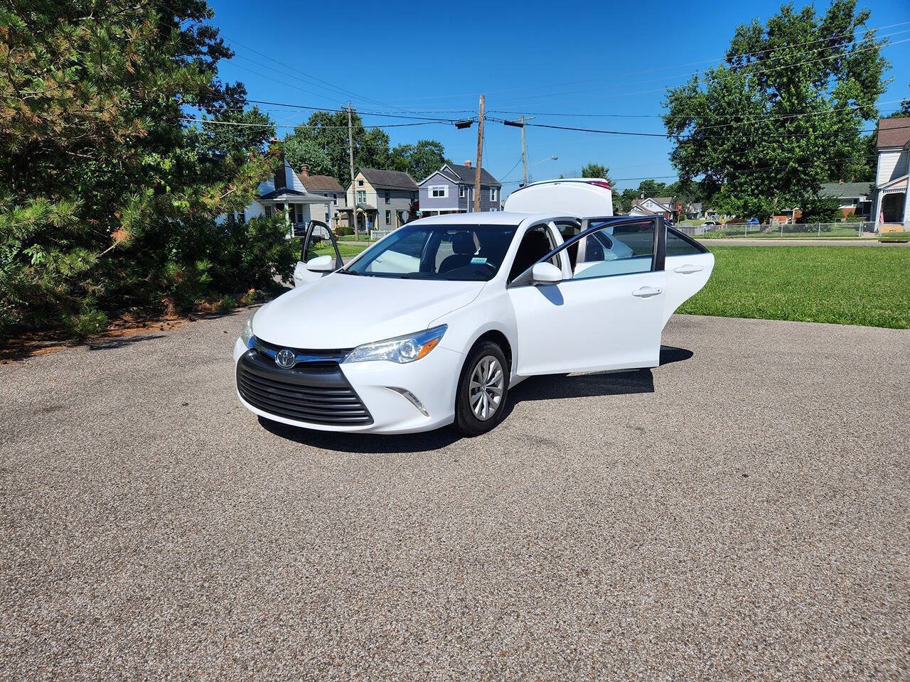 Used 2015 Toyota Camry LE FWD image 23