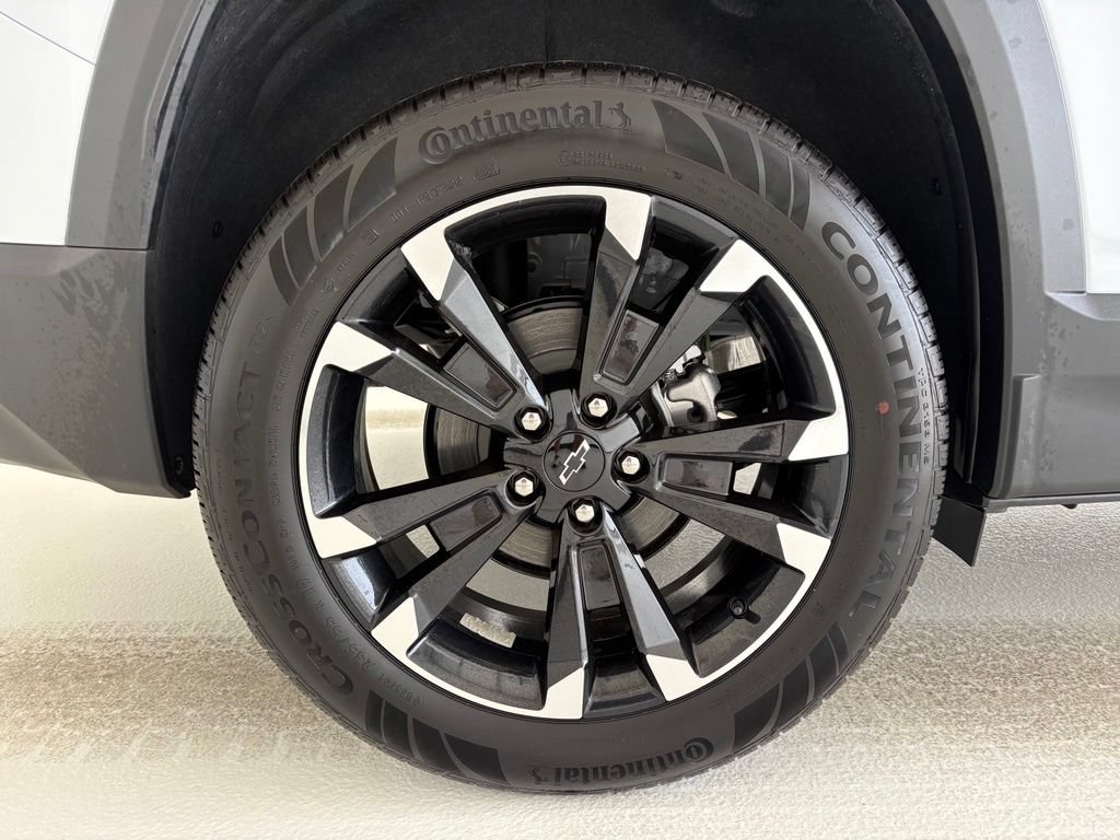 New 2027 Chevrolet Equinox RS w/ Safety and Technology Package FWD image 24