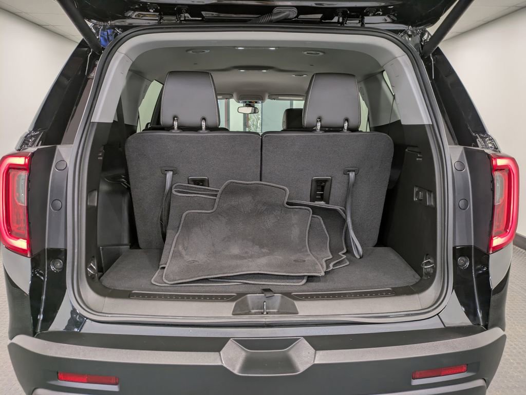 Used 2023 GMC Acadia SLT w/ Elevation Edition image 24