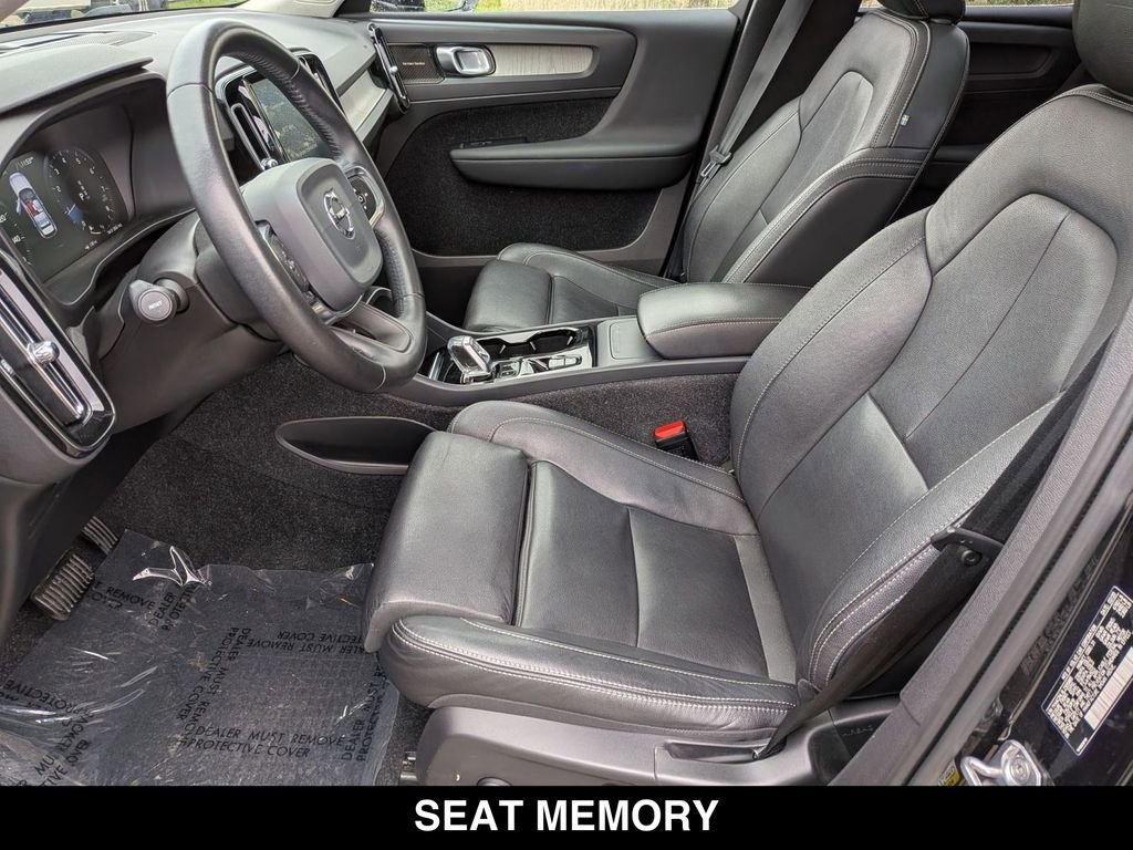 Used 2020 Volvo XC40 T4 Inscription FWD image 19