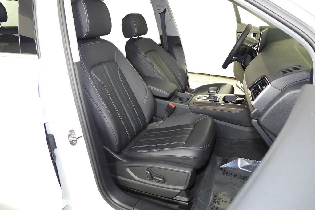 Used 2023 Audi Q5 2.0T Premium image 18