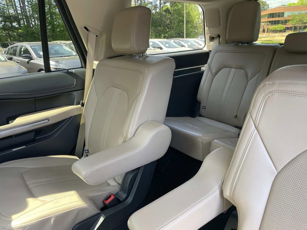 Used 2024 Ford Expedition Limited image 15