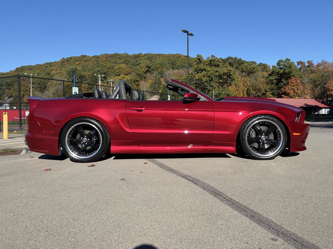 Used 2014 Ford Mustang GT Premium w/ Brembo Brake Package RWD image 2
