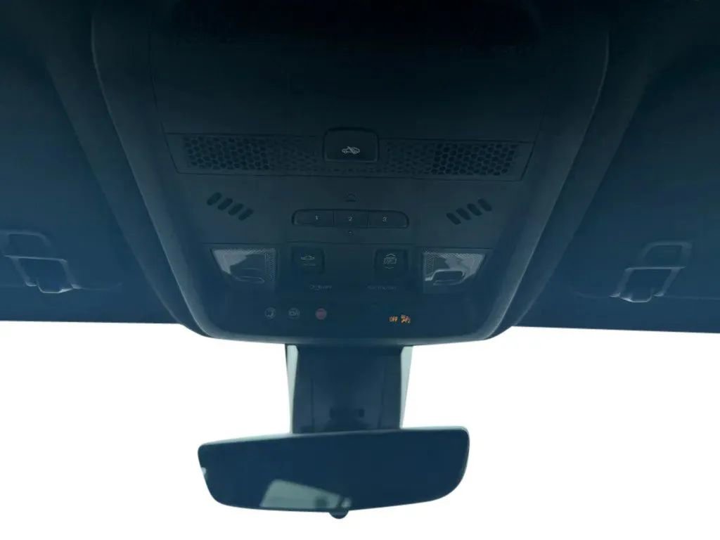 Used 2024 Cadillac XT6 Premium Luxury w/ Technology Package image 28