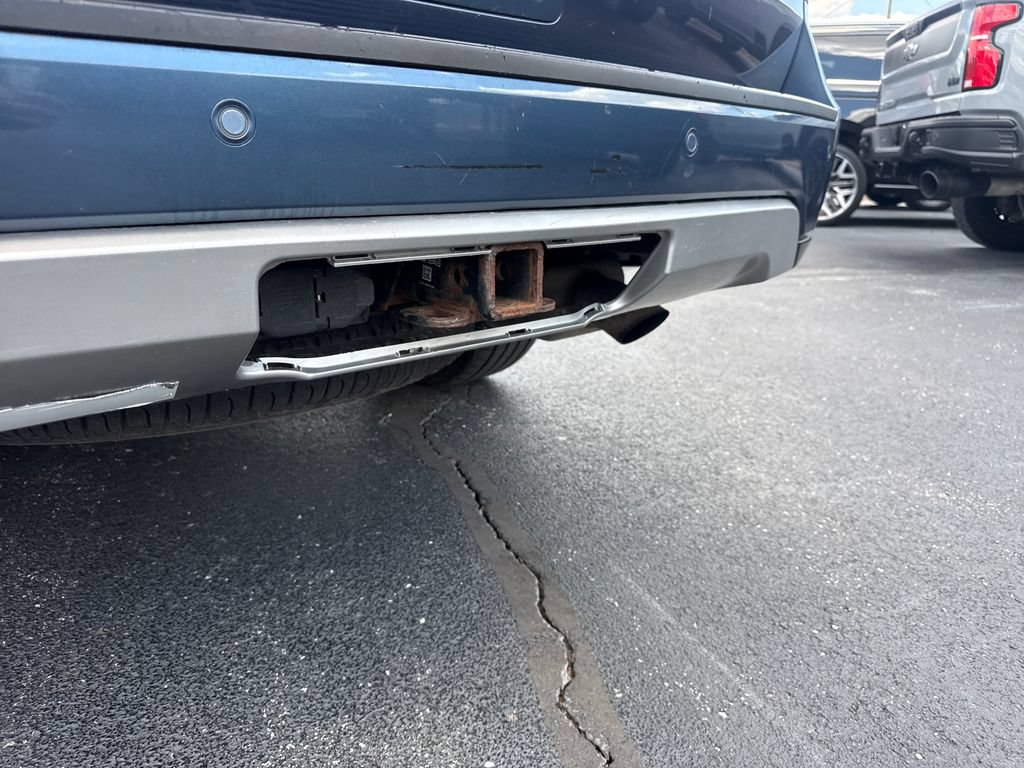 Used 2019 Ford Expedition XLT w/ Equipment Group 202A AWD/4WD image 12