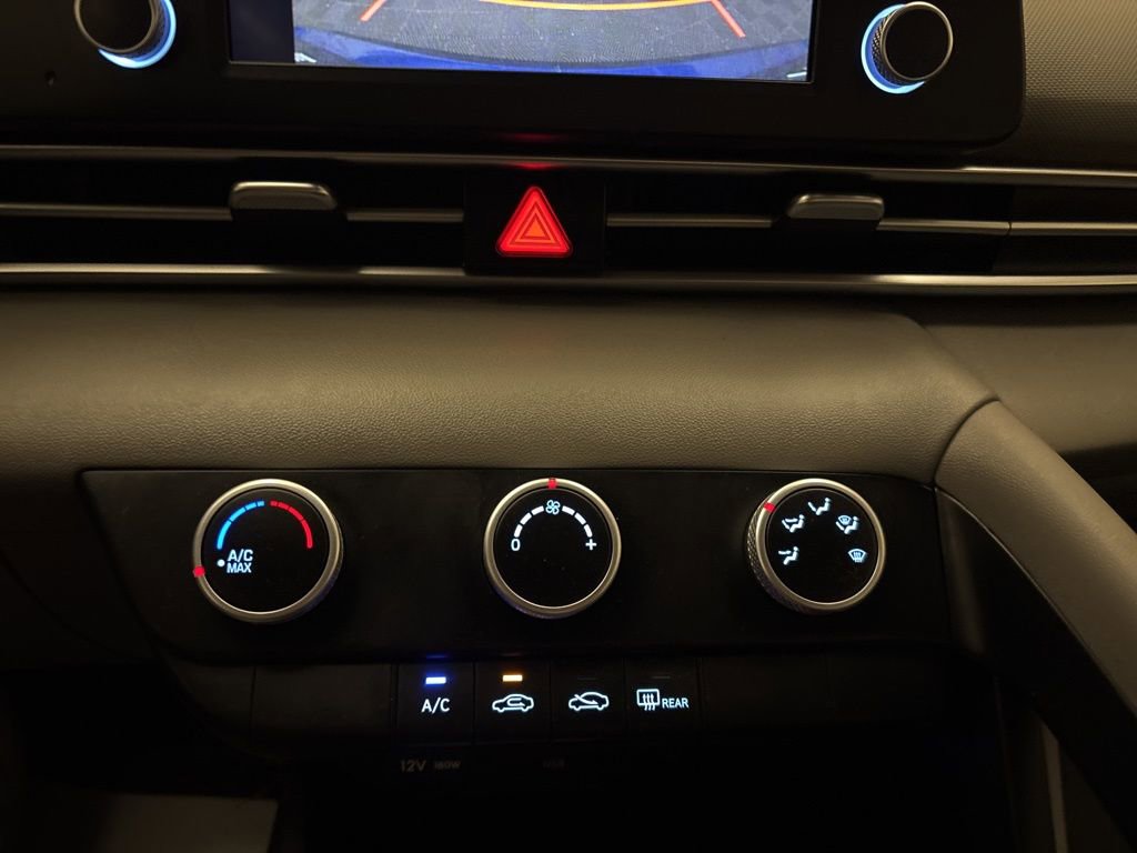 Certified 2025 Hyundai Elantra SE image 20
