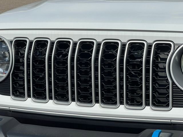 Used 2024 Jeep Wrangler Unlimited Sahara AWD/4WD image 50