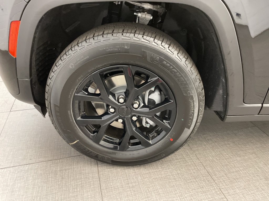 New 2026 Jeep Grand Cherokee Altitude AWD/4WD image 8