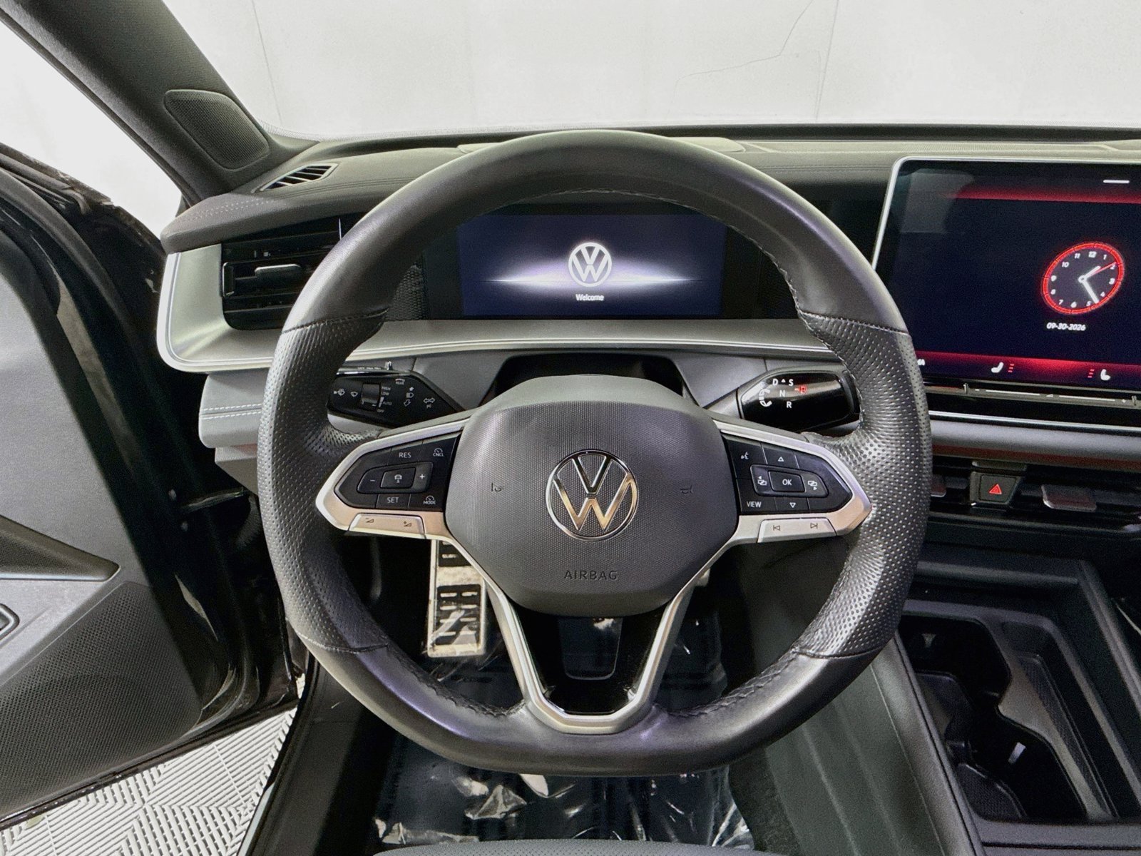 Certified 2025 Volkswagen Tiguan SE R-Line AWD/4WD image 14