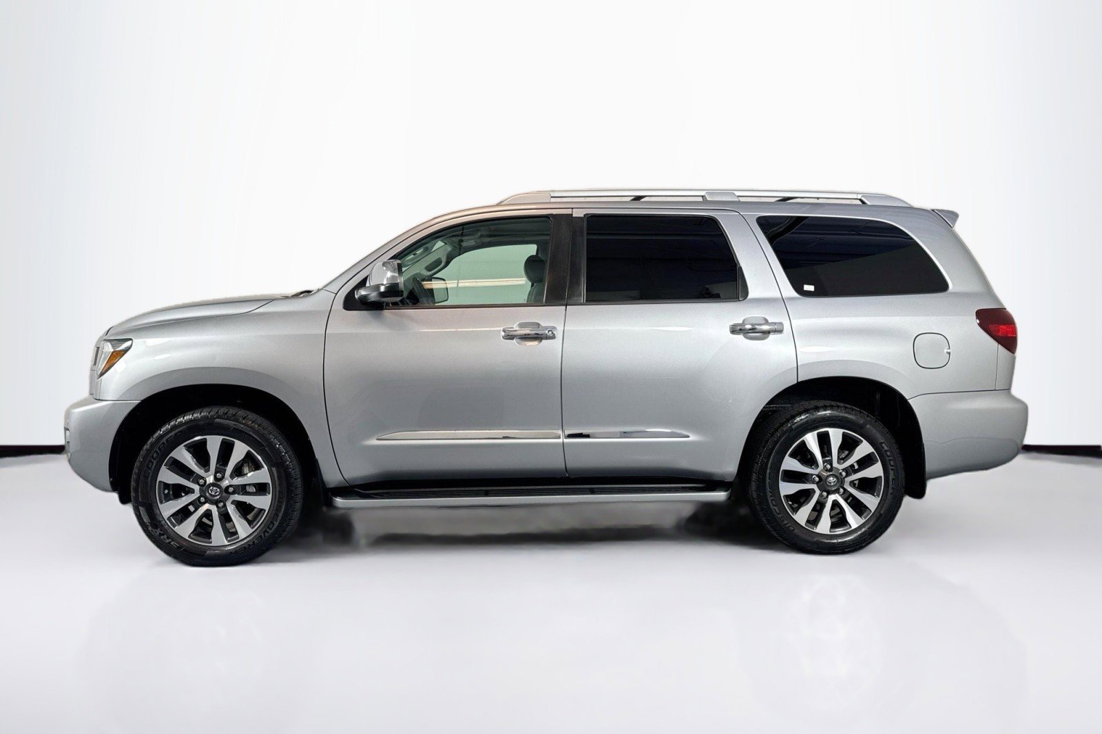 Used 2019 Toyota Sequoia Limited w/ Safety & Convenience Package AWD/4WD image 8