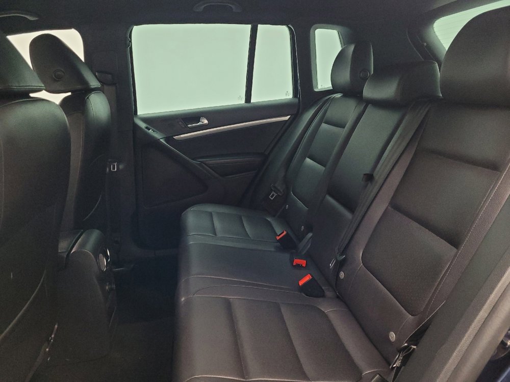 Used 2016 Volkswagen Tiguan R-Line image 18