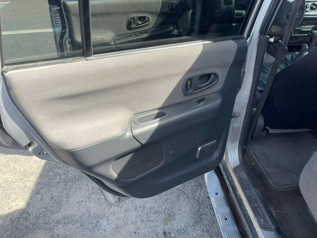 Used 2002 Mitsubishi Montero Sport XLS image 15