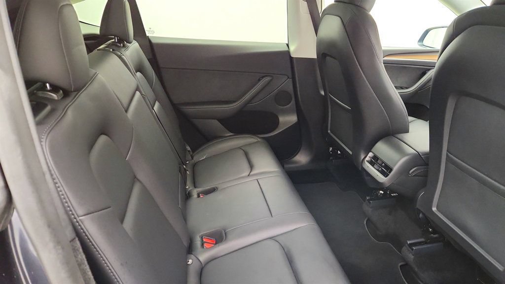 Used 2024 Tesla Model Y Long Range RWD image 28