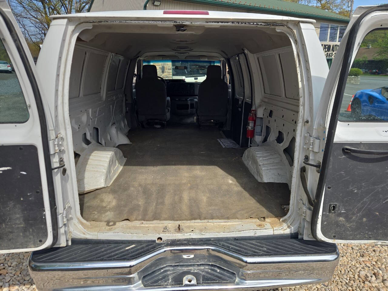 Used 2014 Ford E-350 and Econoline 350 Super Duty w/ Interior Upgrade Package RWD image 18