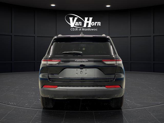 New 2026 Jeep Grand Cherokee Altitude image 14