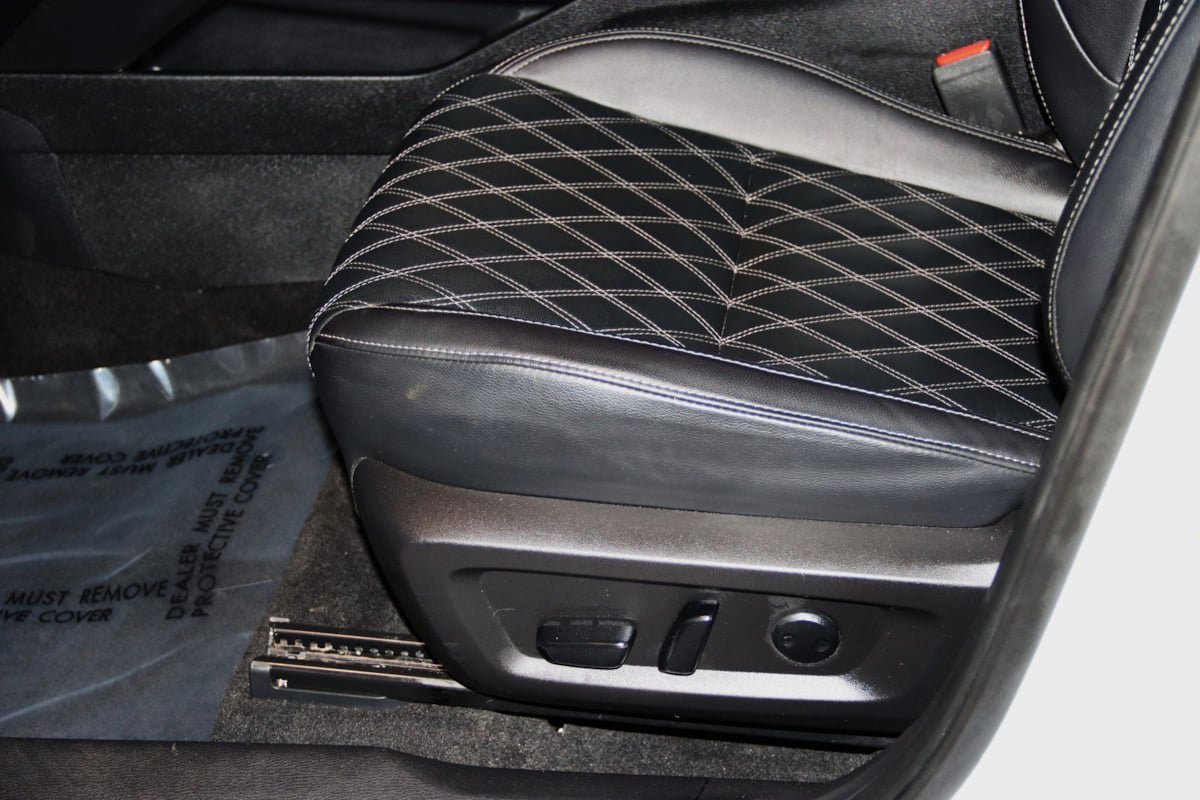 Used 2024 Mitsubishi Outlander 4WD Plug-In Hybrid image 38