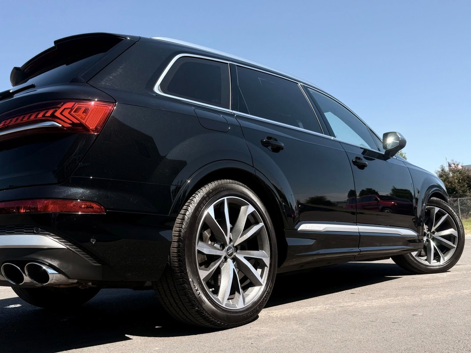 Used 2023 Audi SQ7 Prestige w/ Prestige Package image 12