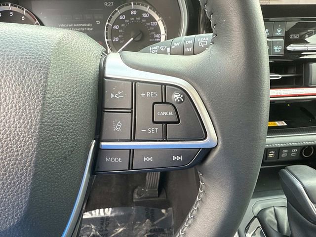Used 2025 Toyota Highlander XLE image 31
