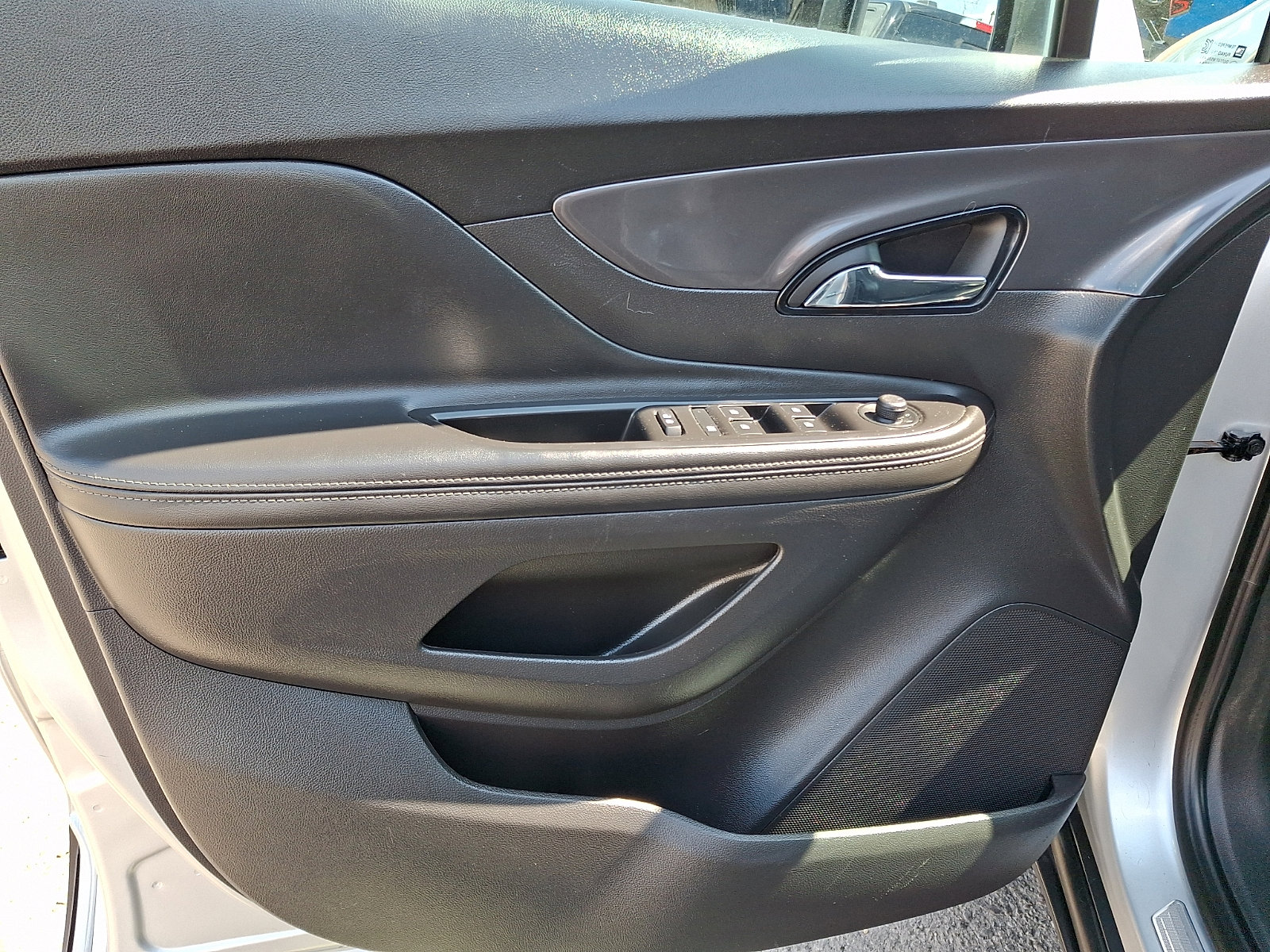 Used 2019 Buick Encore Preferred image 12