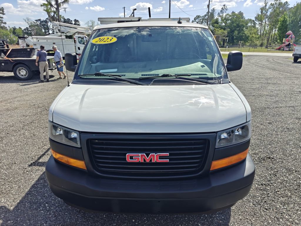 Used 2023 GMC Savana 2500 w/ Driver Convenience Package RWD image 3