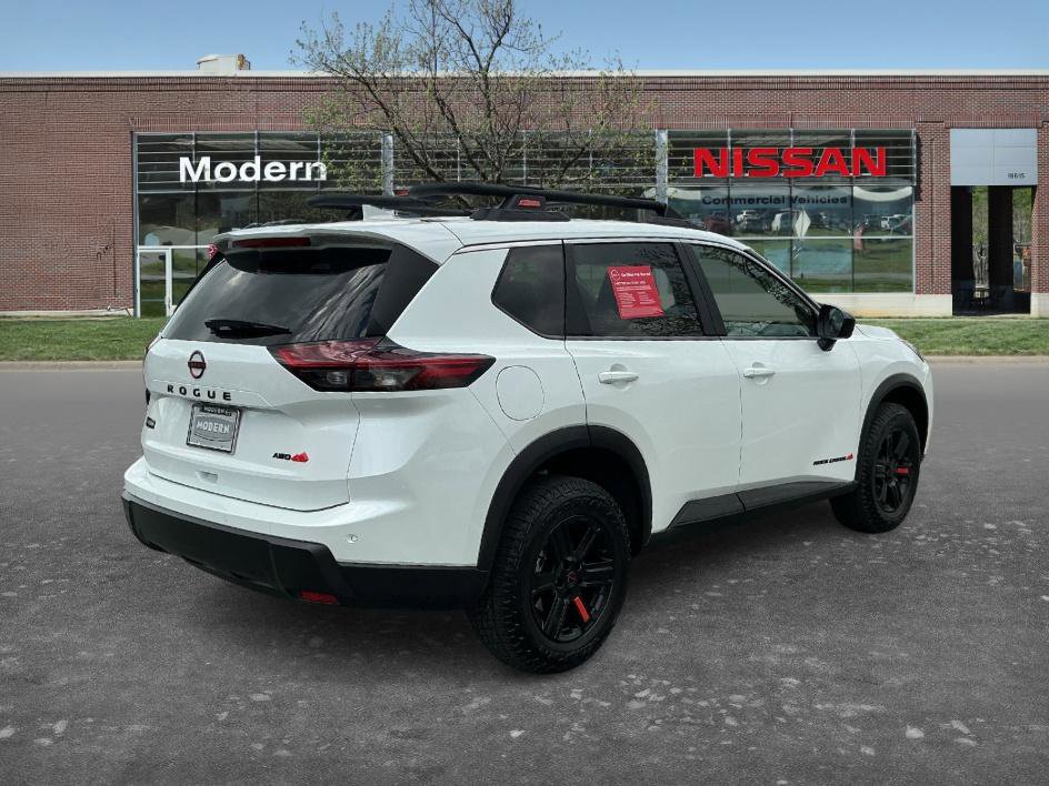 Certified 2025 Nissan Rogue SV AWD/4WD image 4