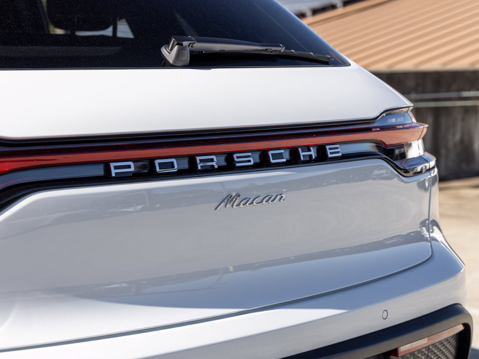 Certified 2026 Porsche Macan AWD/4WD image 19