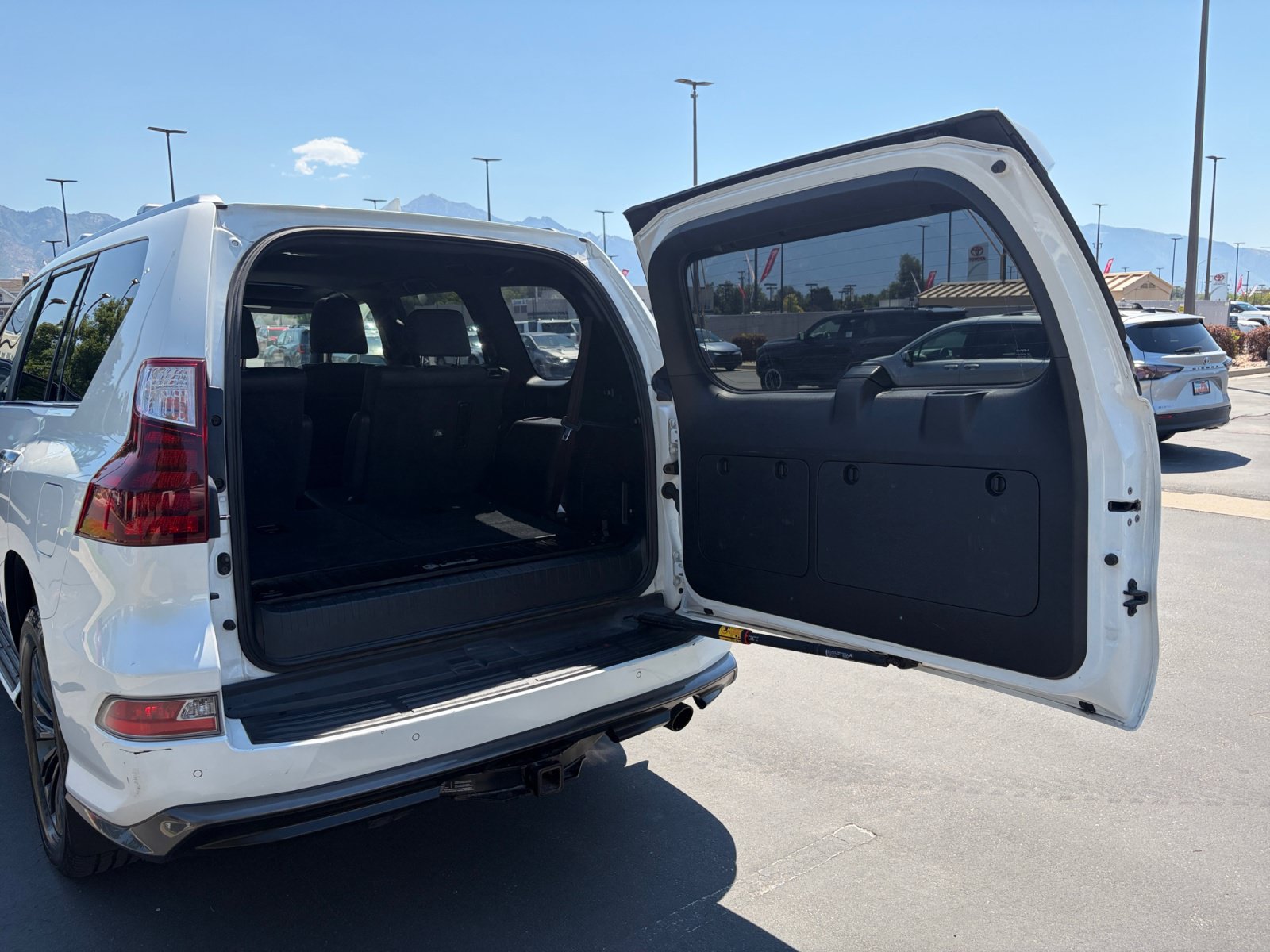 Used 2020 Lexus GX 460 Premium AWD/4WD image 16