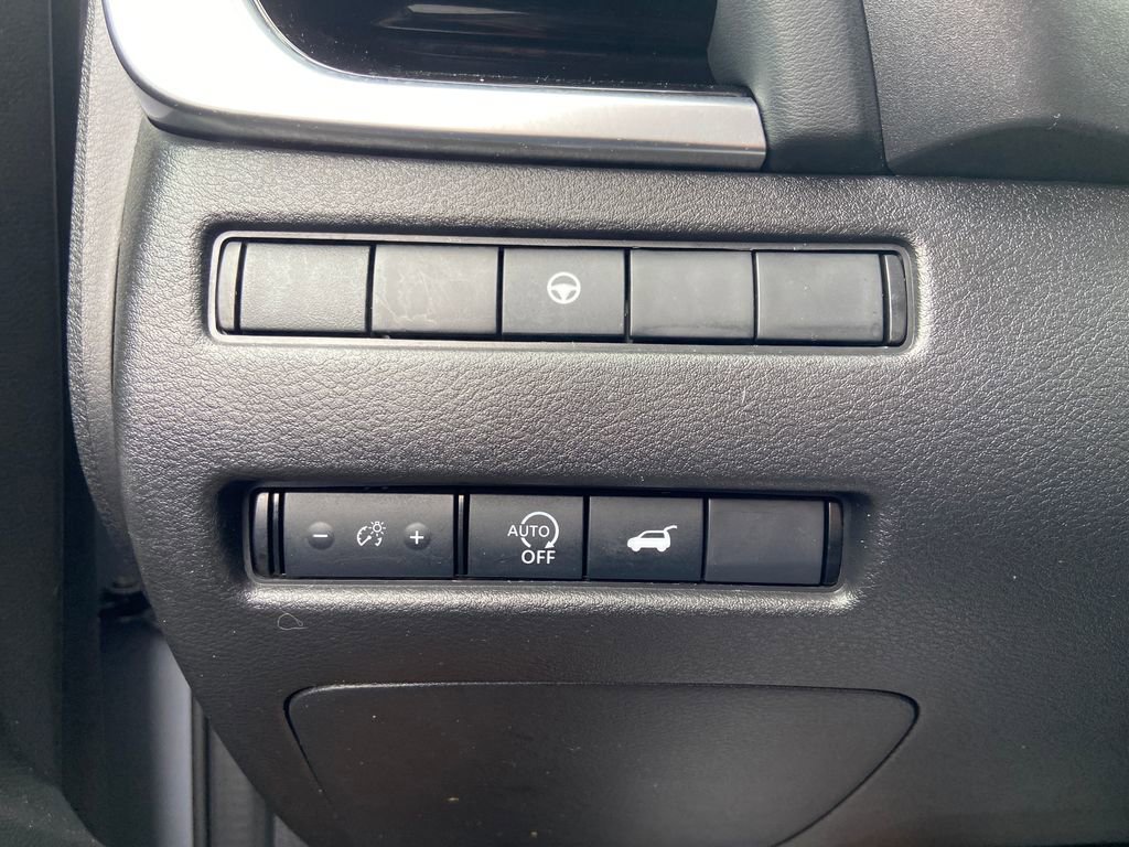 Used 2024 Nissan Rogue SL image 31