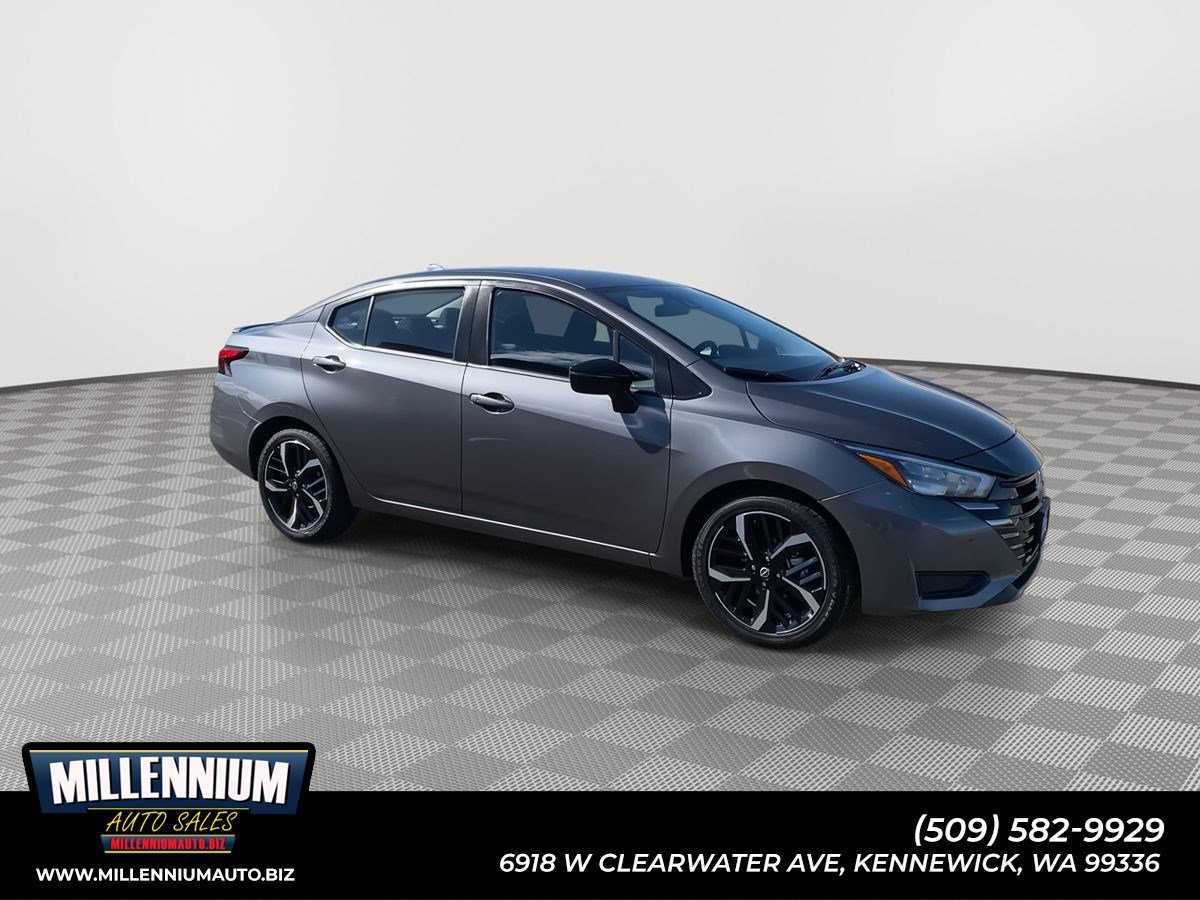 Used 2024 Nissan Versa SR image 1