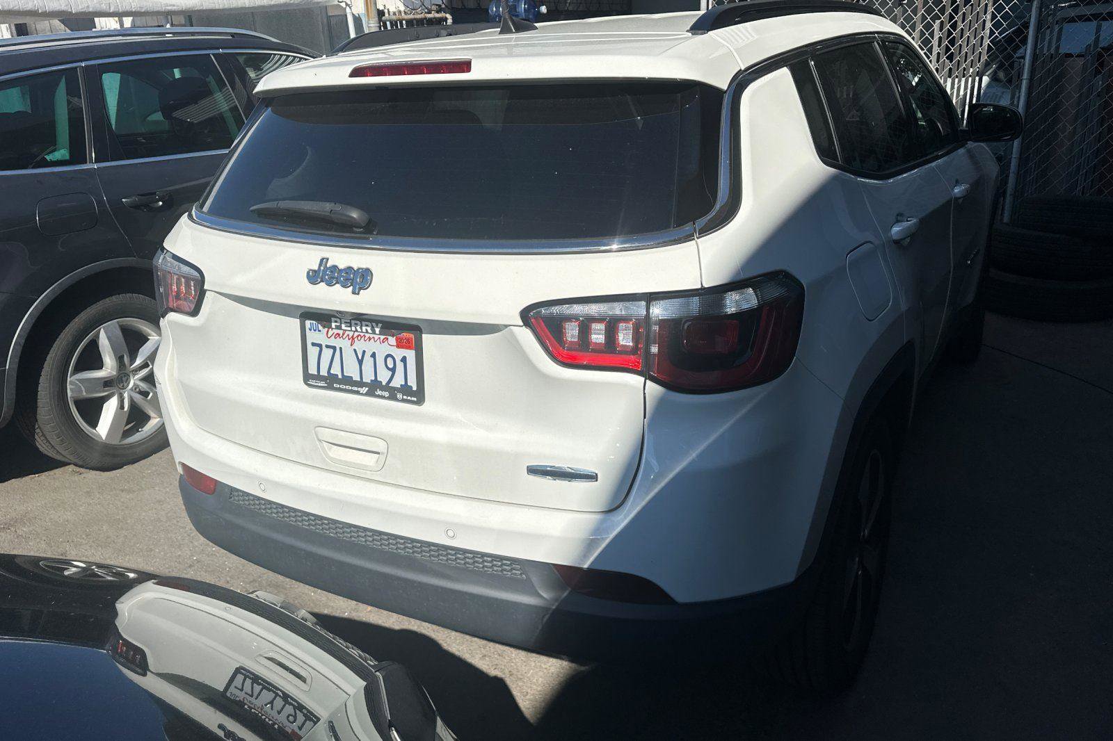 Used 2017 Jeep Compass Latitude w/ Popular Equipment Group image 3