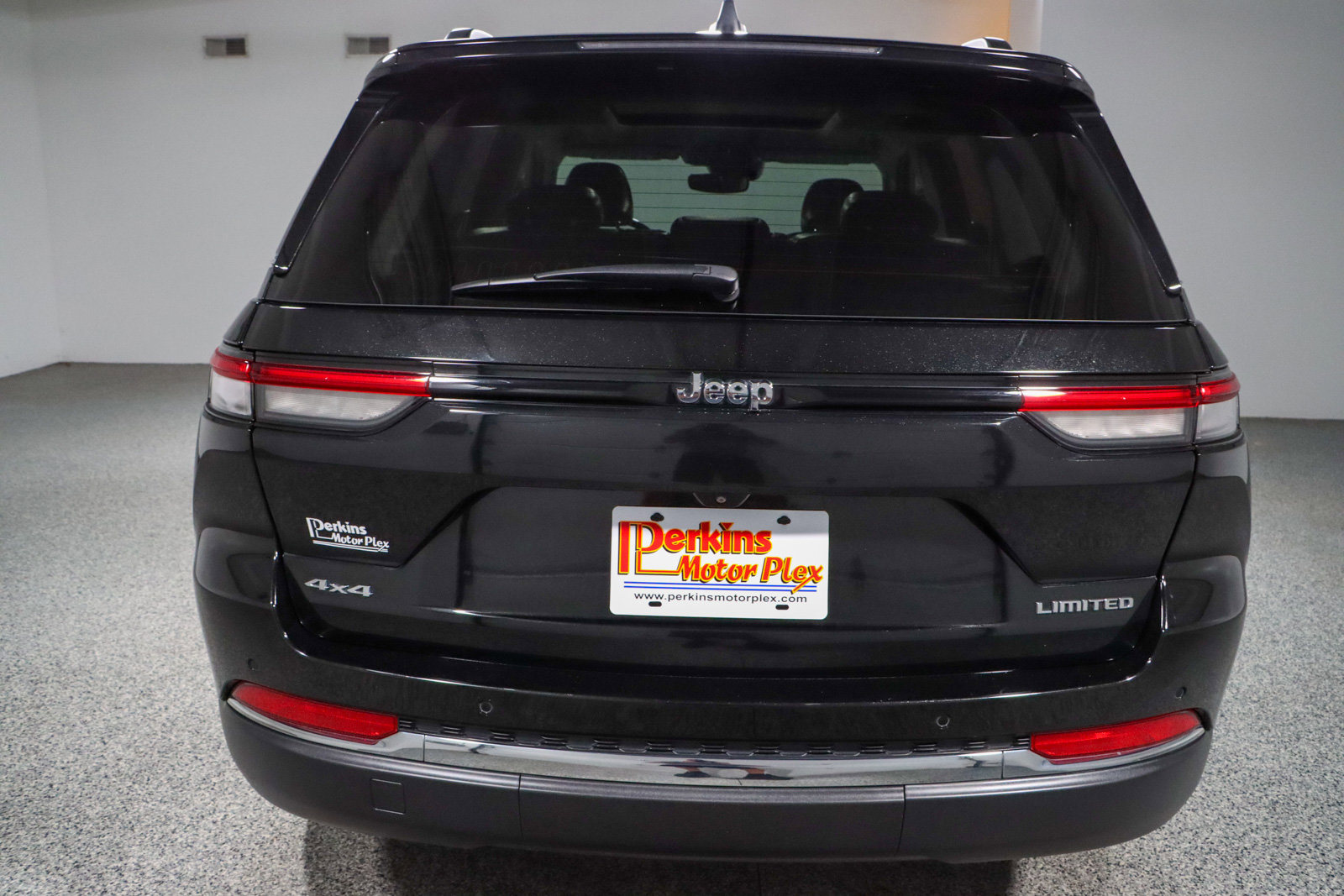 Used 2023 Jeep Grand Cherokee Limited image 8