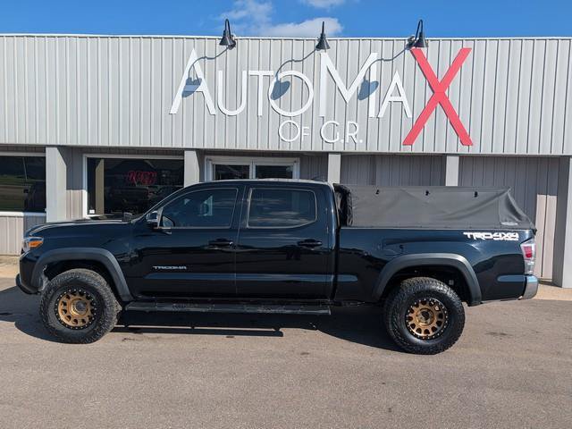 Used 2022 Toyota Tacoma TRD Off-Road AWD/4WD image 4