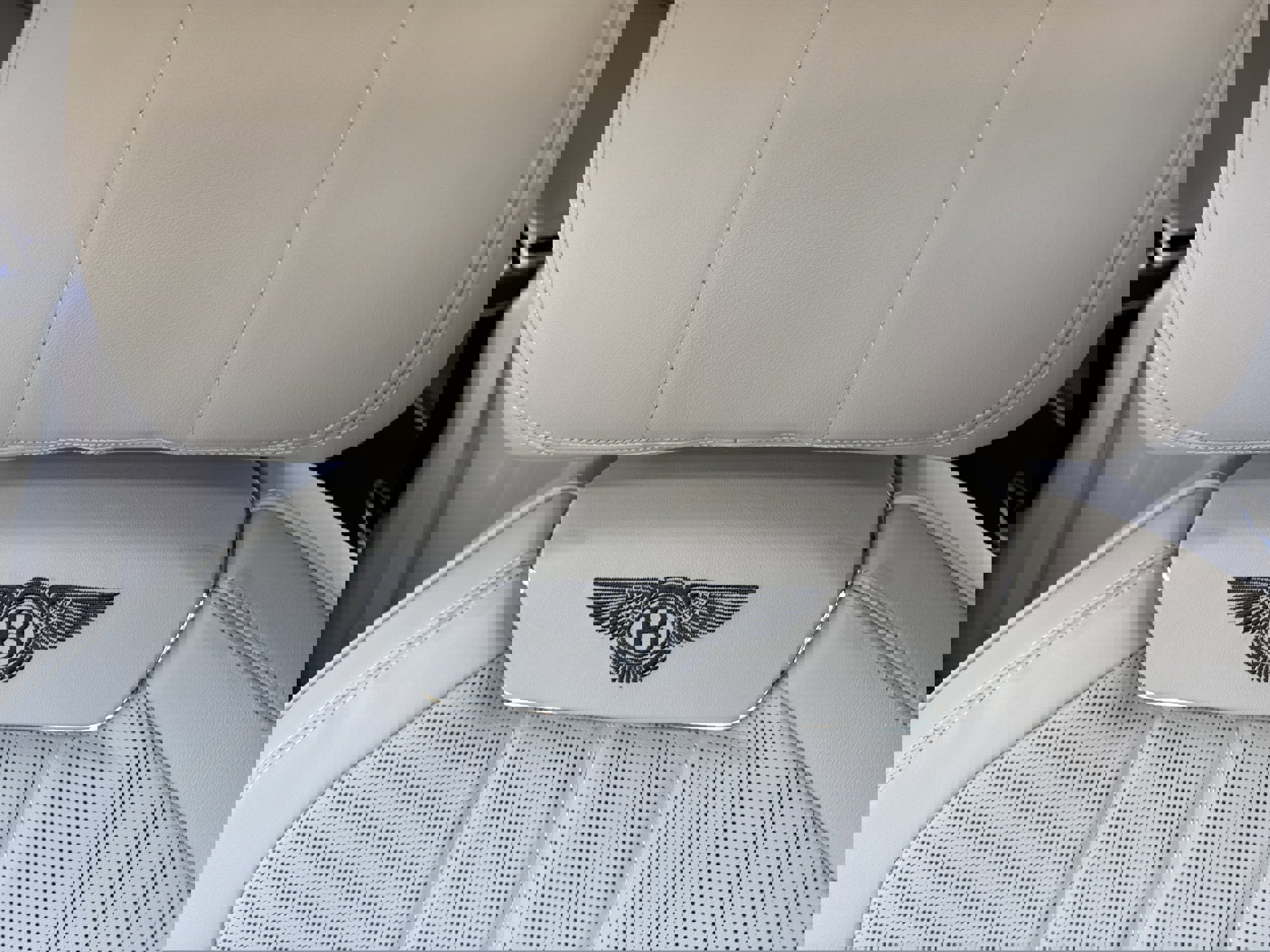 New 2026 Bentley Flying Spur Plug-In Hybrid image 34