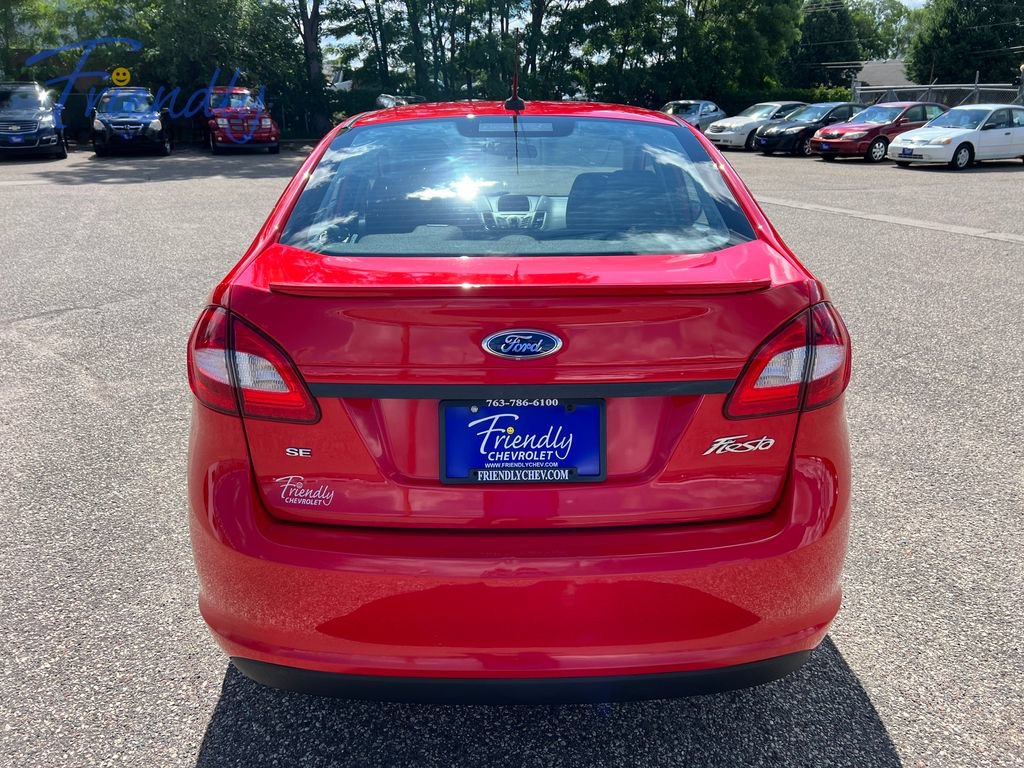 Used 2013 Ford Fiesta SE FWD image 4