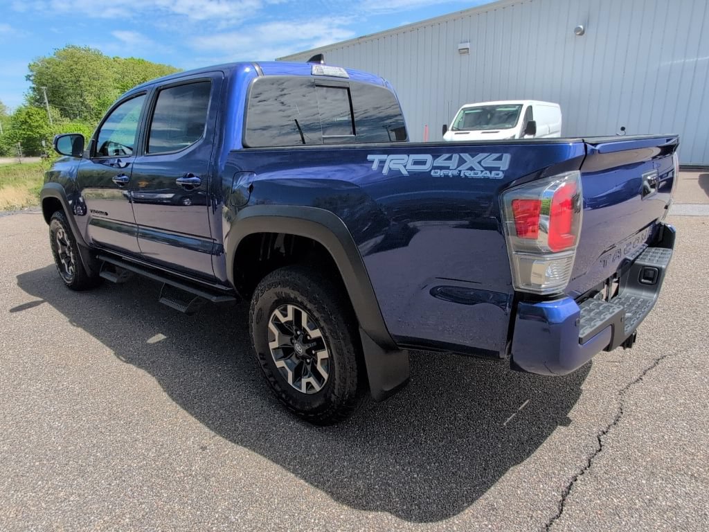 Used 2023 Toyota Tacoma TRD Off-Road w/ Technology Package AWD/4WD image 4
