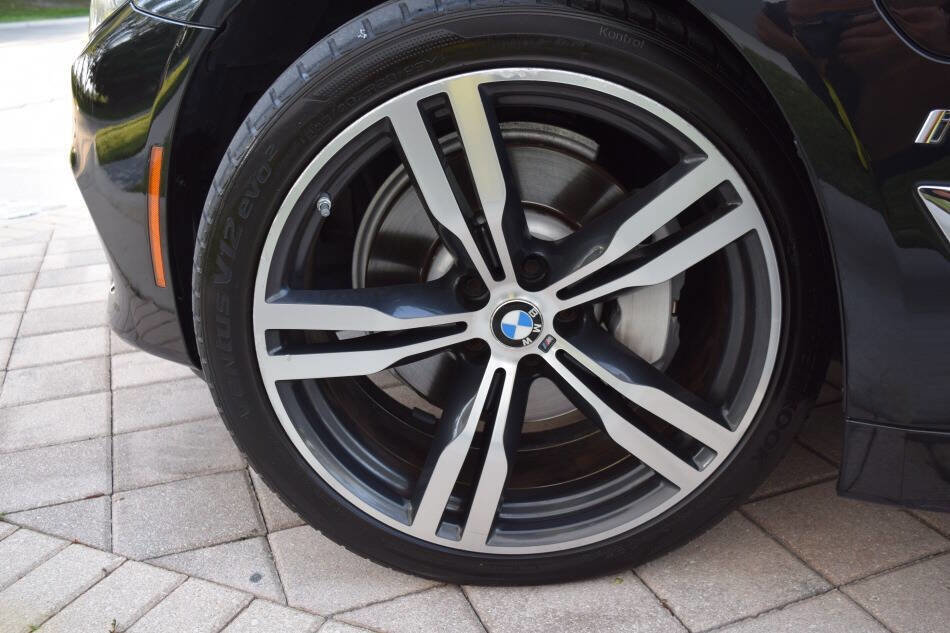 Used 2018 BMW 530e w/ Premium Package 2 RWD image 83