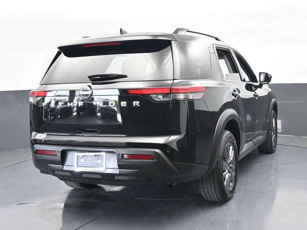 Used 2025 Nissan Pathfinder SV image 5