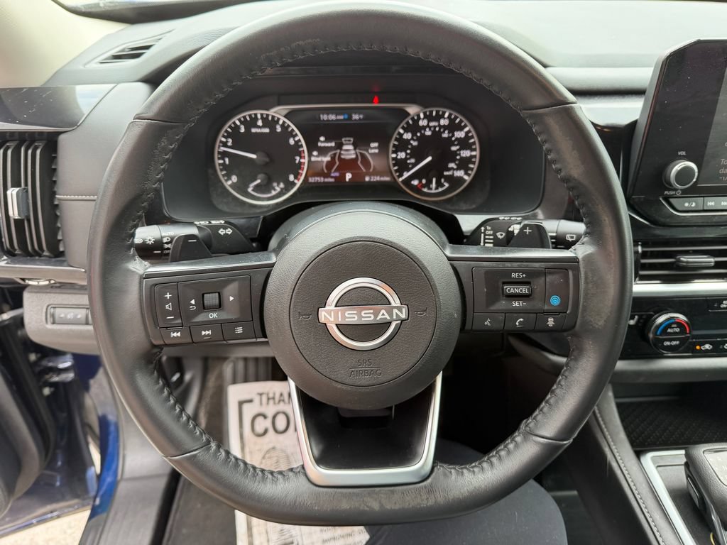 Used 2024 Nissan Pathfinder SV AWD/4WD image 18