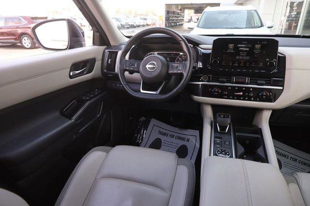 Used 2024 Nissan Pathfinder SL image 23