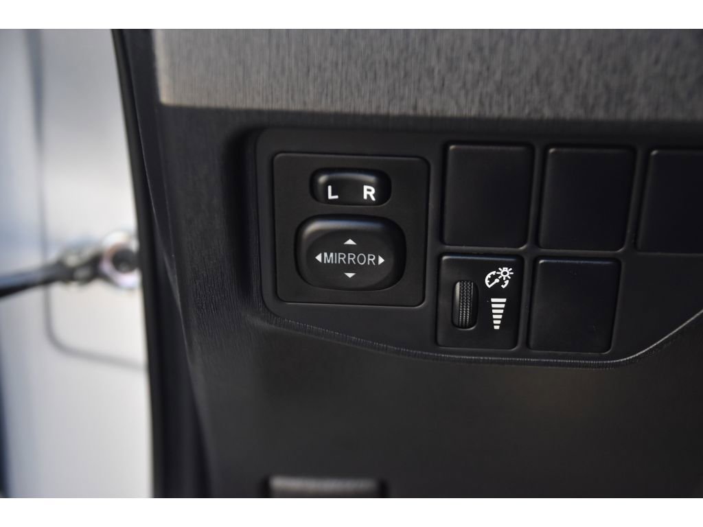 Used 2015 Toyota Prius Four image 32