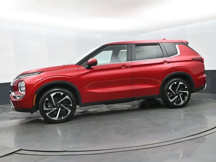 Used 2024 Mitsubishi Outlander FWD image 5
