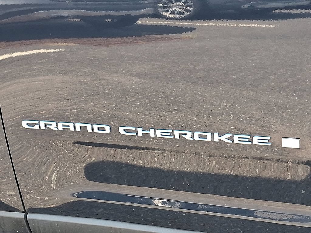 Used 2023 Jeep Grand Cherokee 4WD 4xe image 31