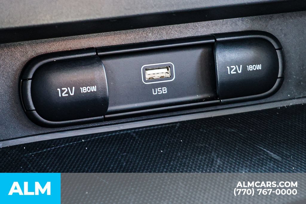 Used 2025 Kia Soul LX w/ LX Technology Package FWD image 39
