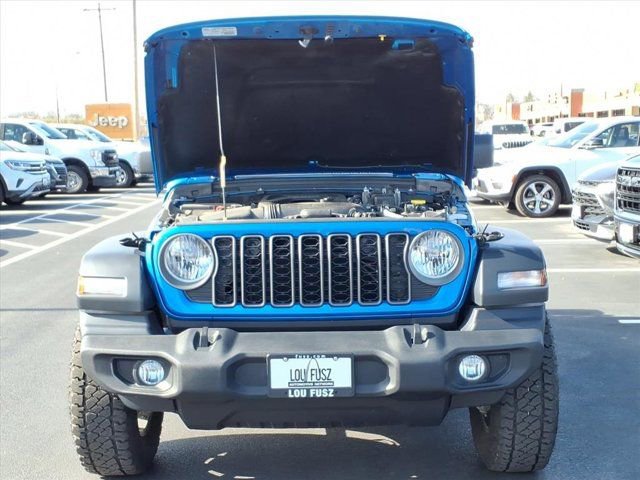 Used 2025 Jeep Wrangler Sport image 31