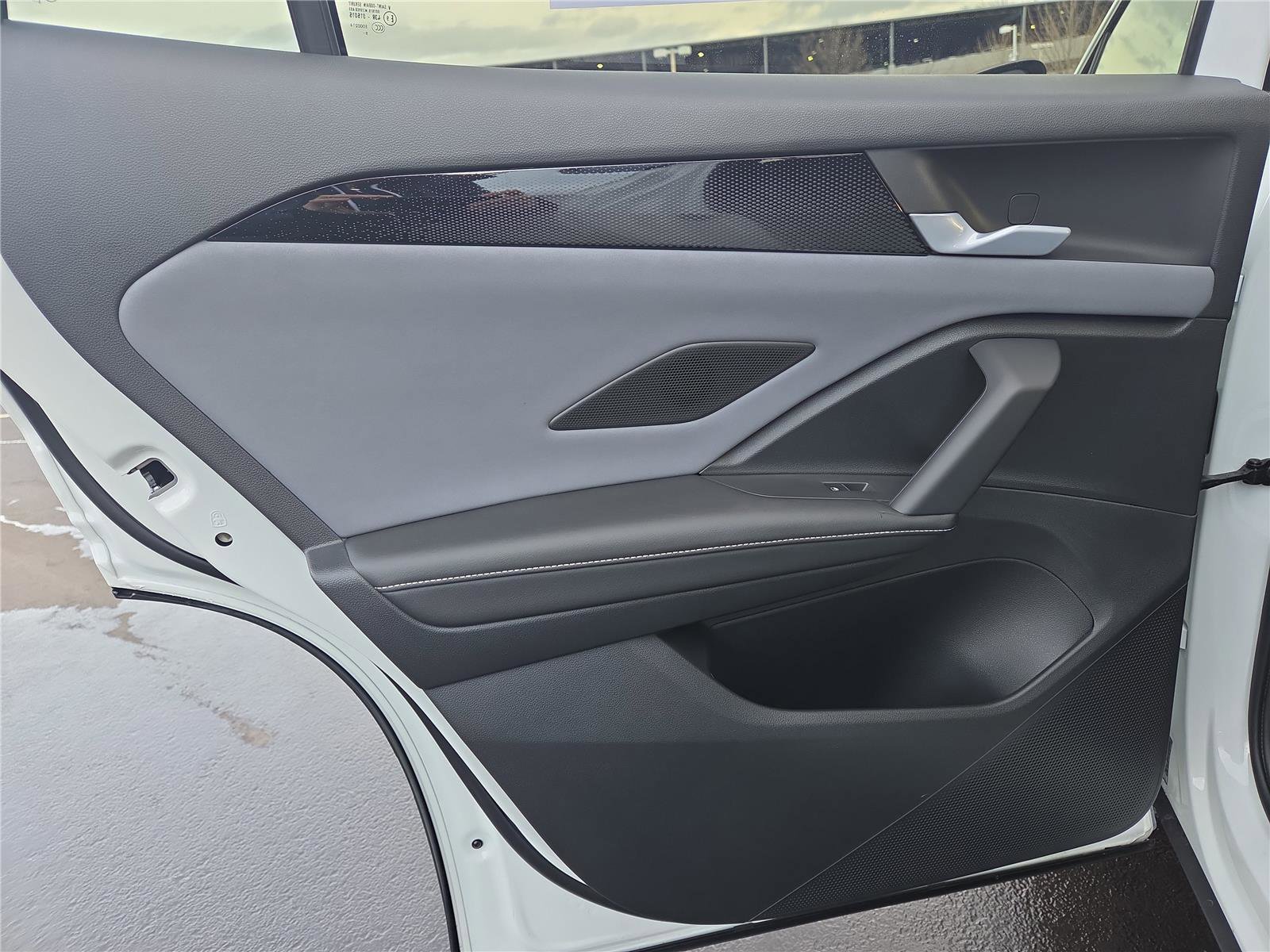 New 2026 Volkswagen Tiguan SE R-Line image 24