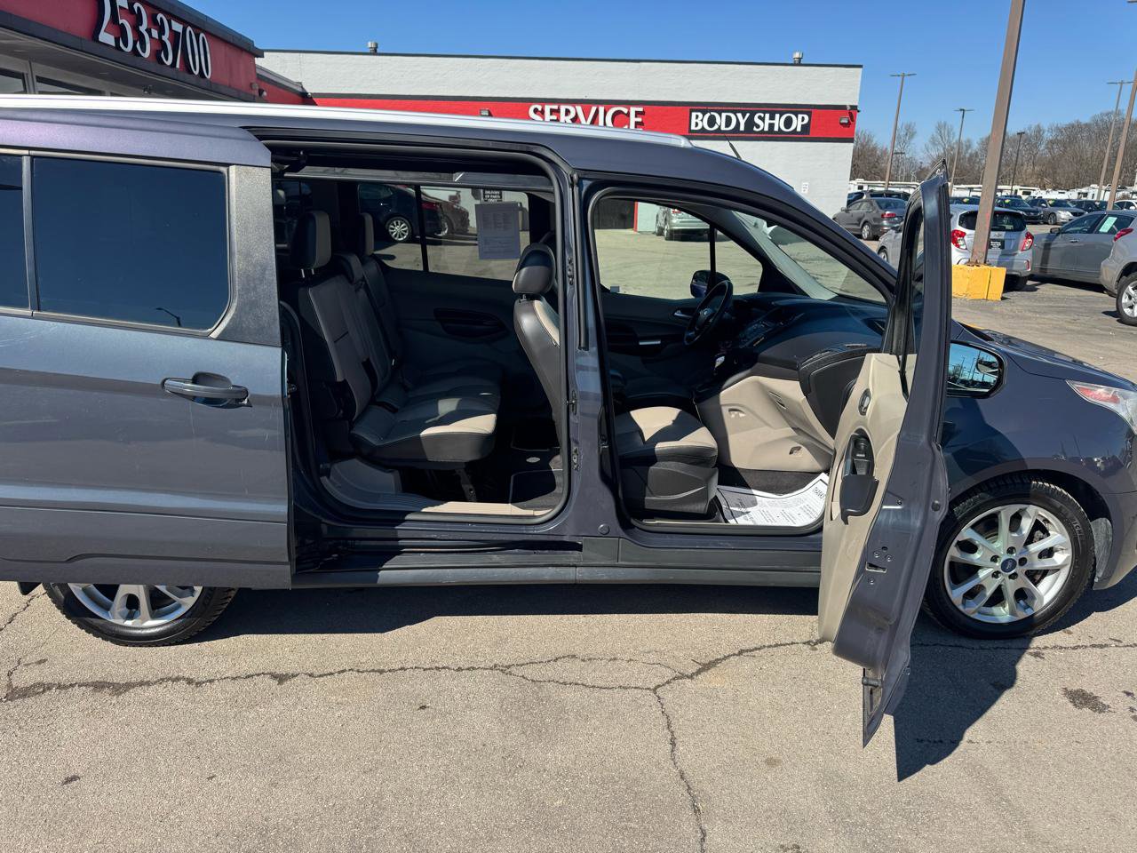 Used 2014 Ford Transit Connect Titanium image 11