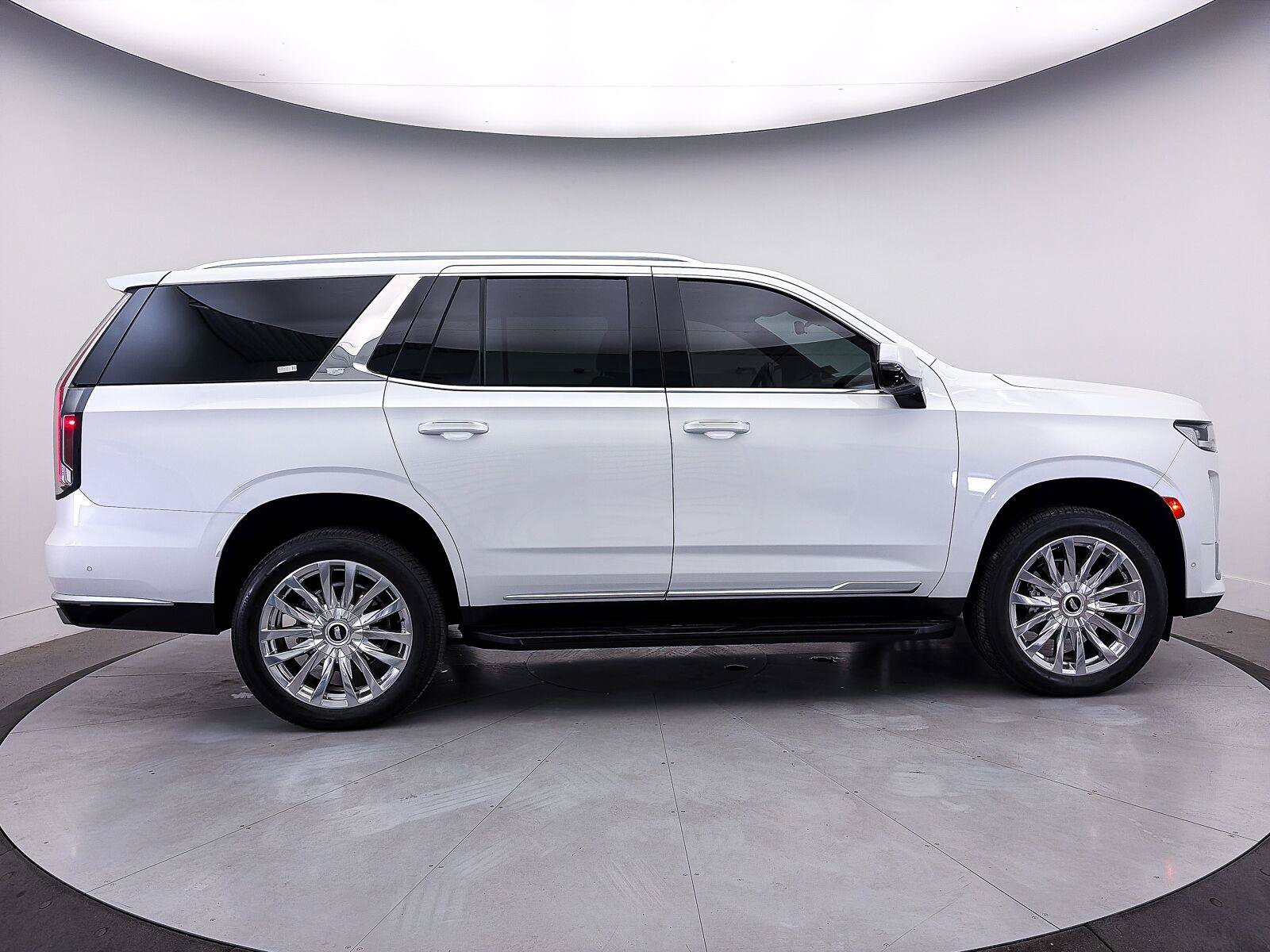 Used 2024 Cadillac Escalade Premium Luxury AWD/4WD image 43