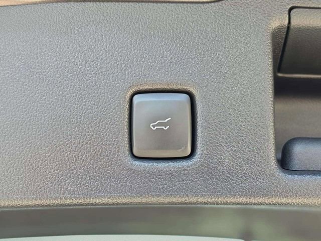 Used 2025 Ford Escape SE FWD image 14